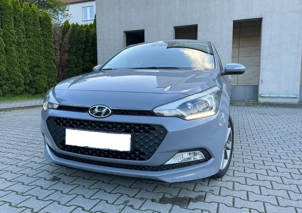 Hyundai i20 cena 35900 przebieg: 131000, rok produkcji 2015 z Stryków małe 497